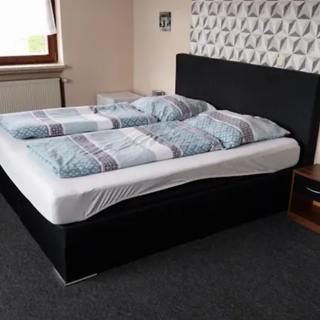 & Restaurant - Zum Schleicher Kuckuck * Schleich