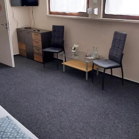 & Restaurant - Zum Schleicher Kuckuck Отель