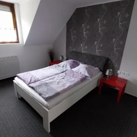 Hotell & Restaurant - Zum Schleicher Kuckuck *