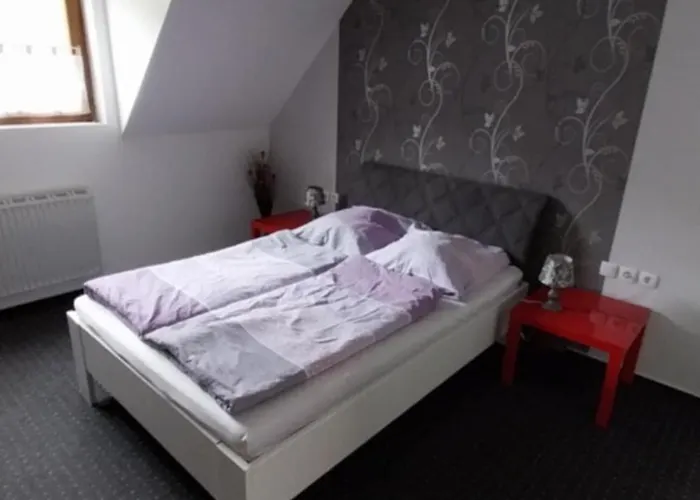 Hotel & Restaurant - Zum Schleicher Kuckuck *